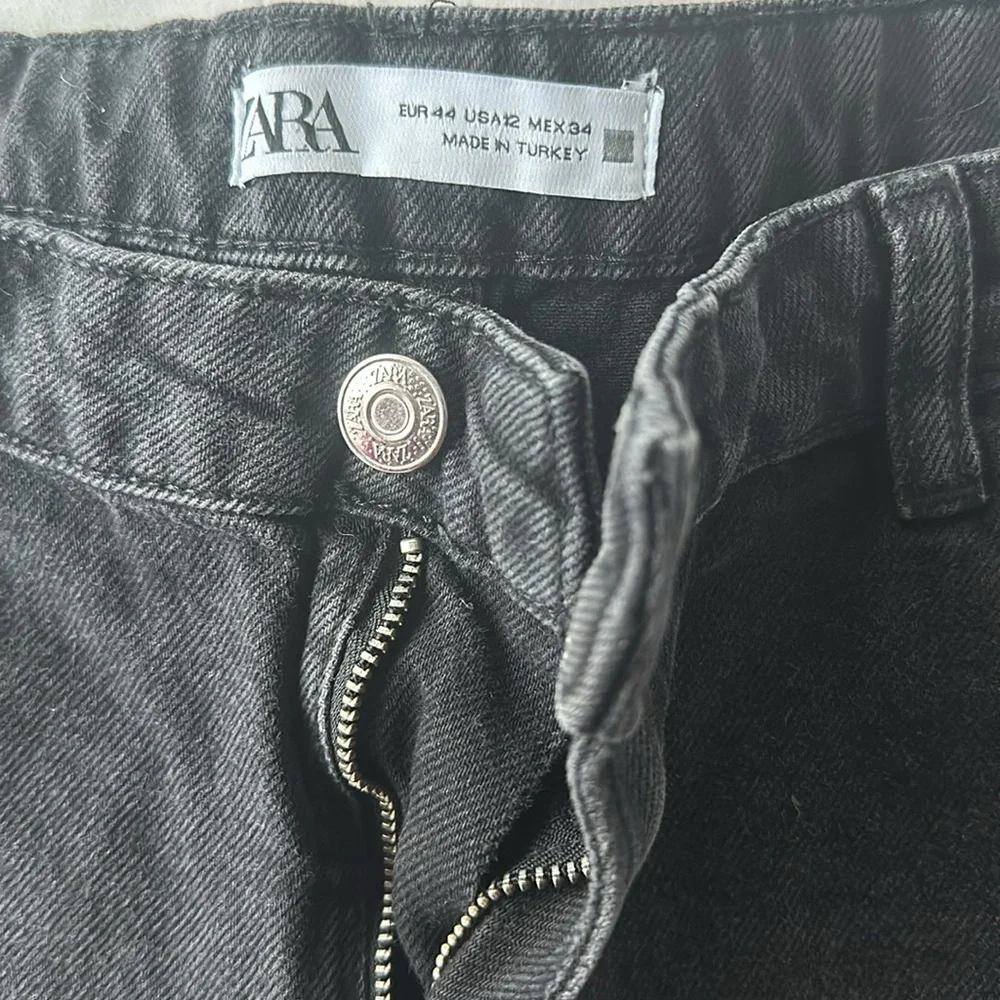 LOW RISE RIPPED DENIM SHORTS - Picture 7 of 7